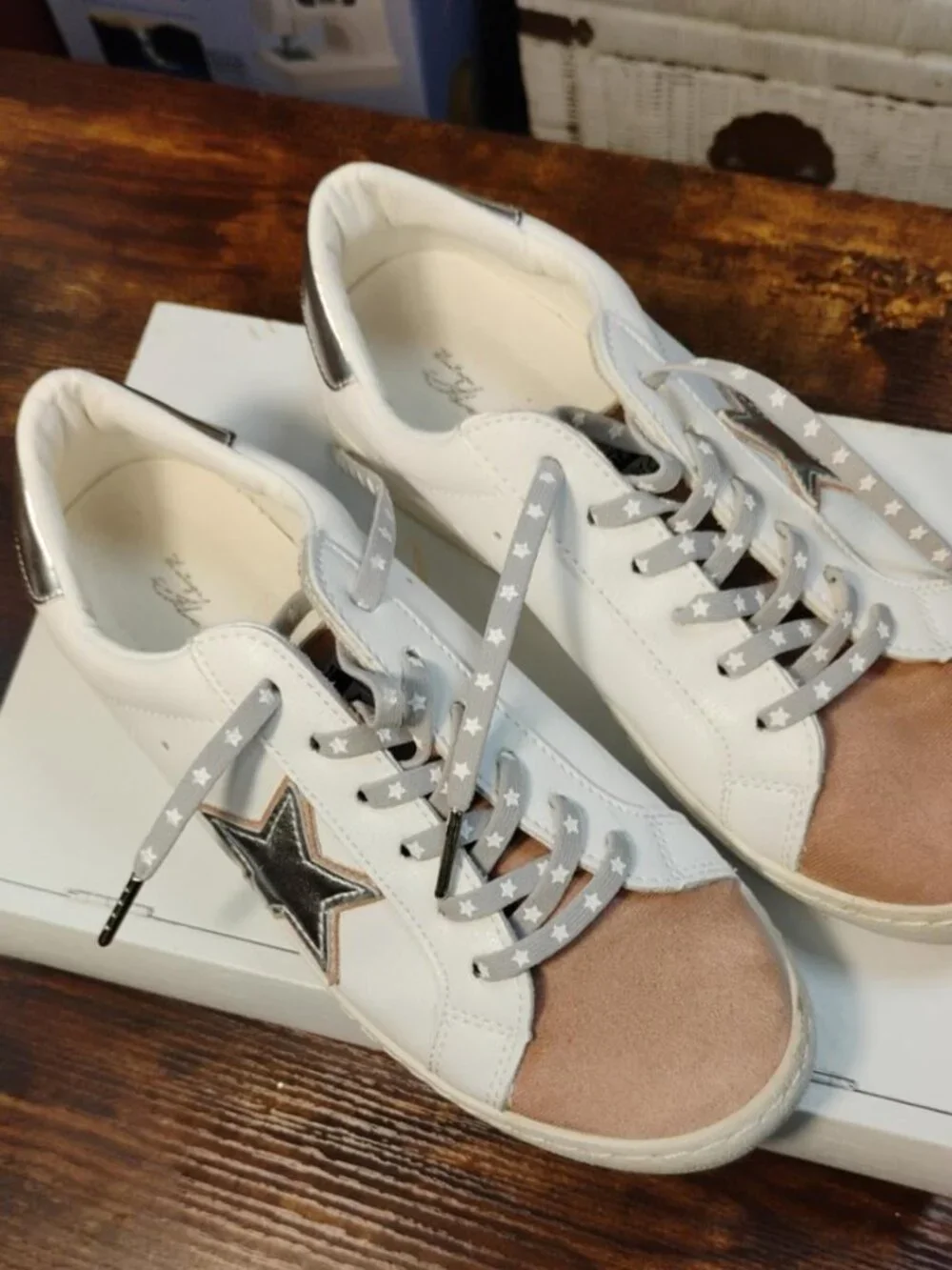 Vintage Havana Bianca Star Sneakers White Blush Silver Size 7.5